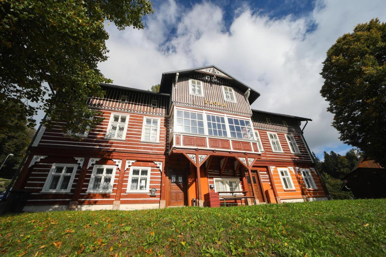 Penzion Flora Janske Lazne Exterior photo